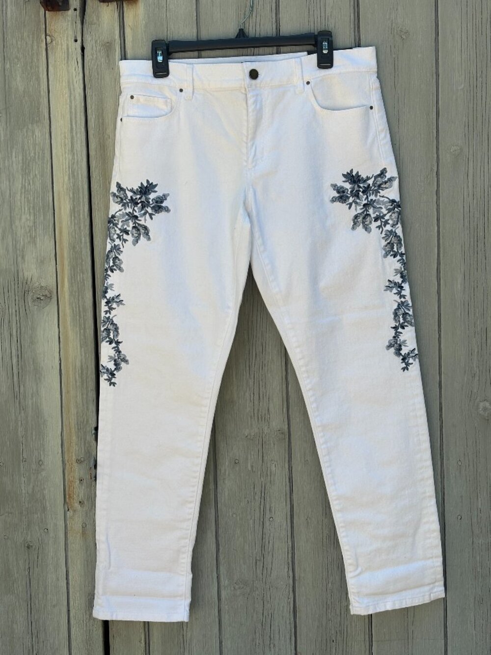 Ann Taylor The Girlfriend Jeans | Floral Embroidery | Size 6 | New with Tags